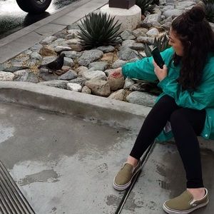 Meet your Posher, Elizabeth